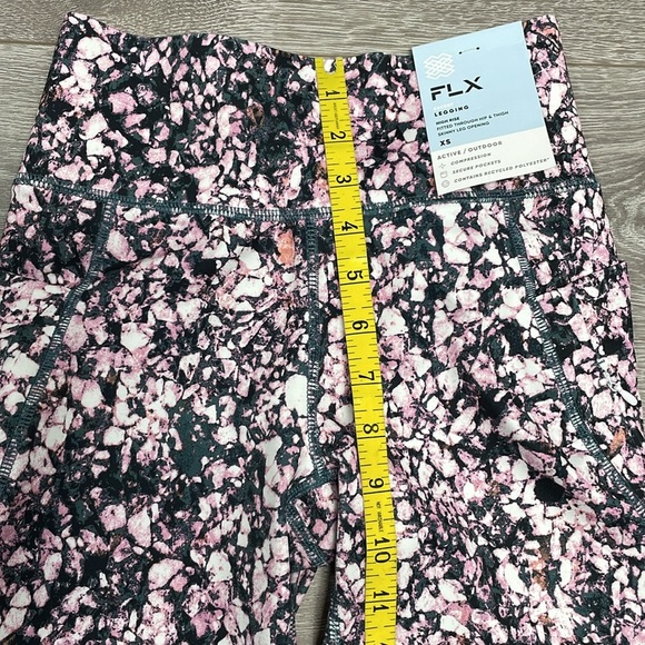 NWT FLX Ascent 7/8 Legging High Rise Lilac Mosaic Print XS - Picture 11 of 15